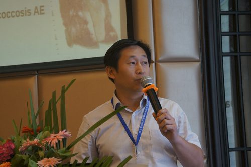 李海涛在2017年全国包虫病防控技术研讨会上作报告