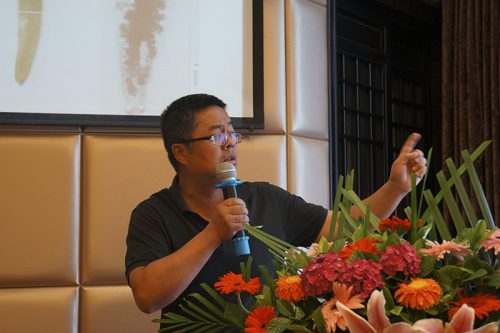 张壮志在2017年全国包虫病防控技术研讨会上作报告