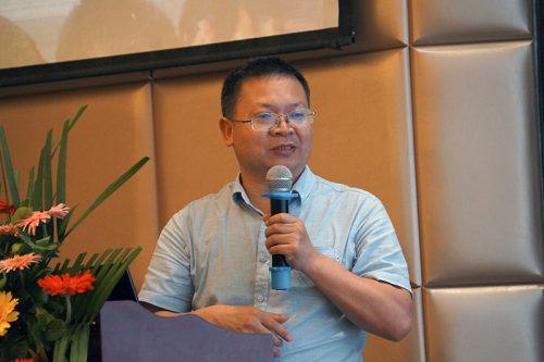 杨光友在2017年全国包虫病防控技术研讨会上作报告